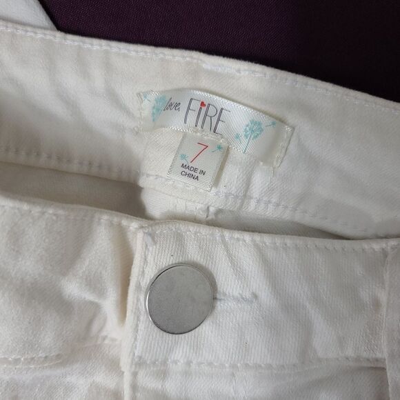 Love fire white destressed fray hem jeans size 7 - Picture 3 of 7
